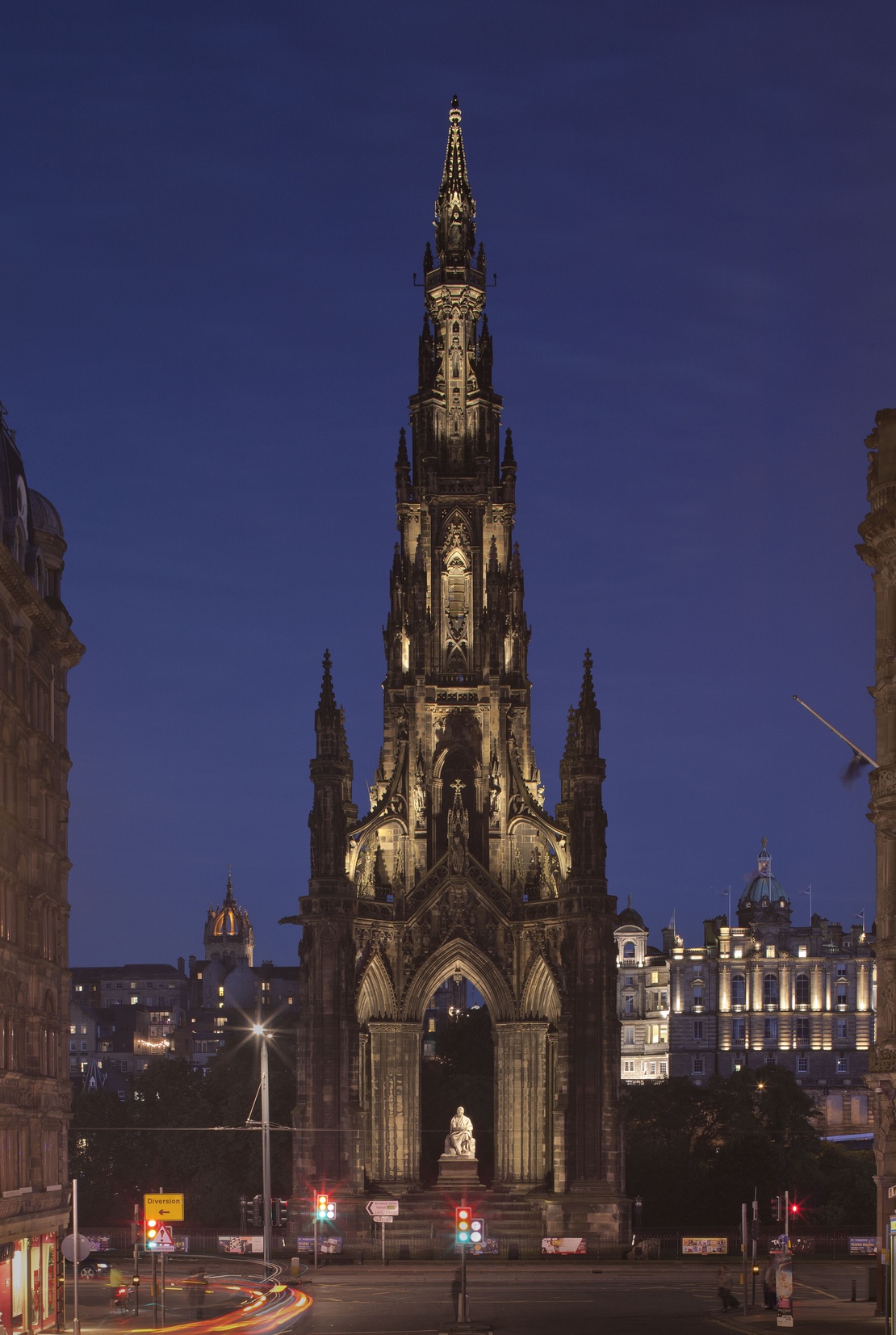 Scott Monument External Lighting_photo by David Barbour