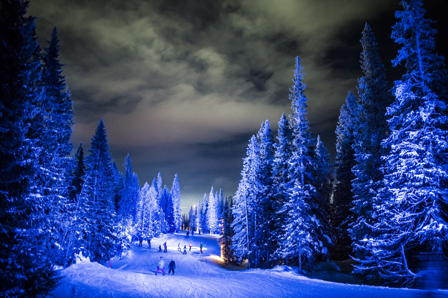 “In the footsteps of the giants” - skiing resort, blue